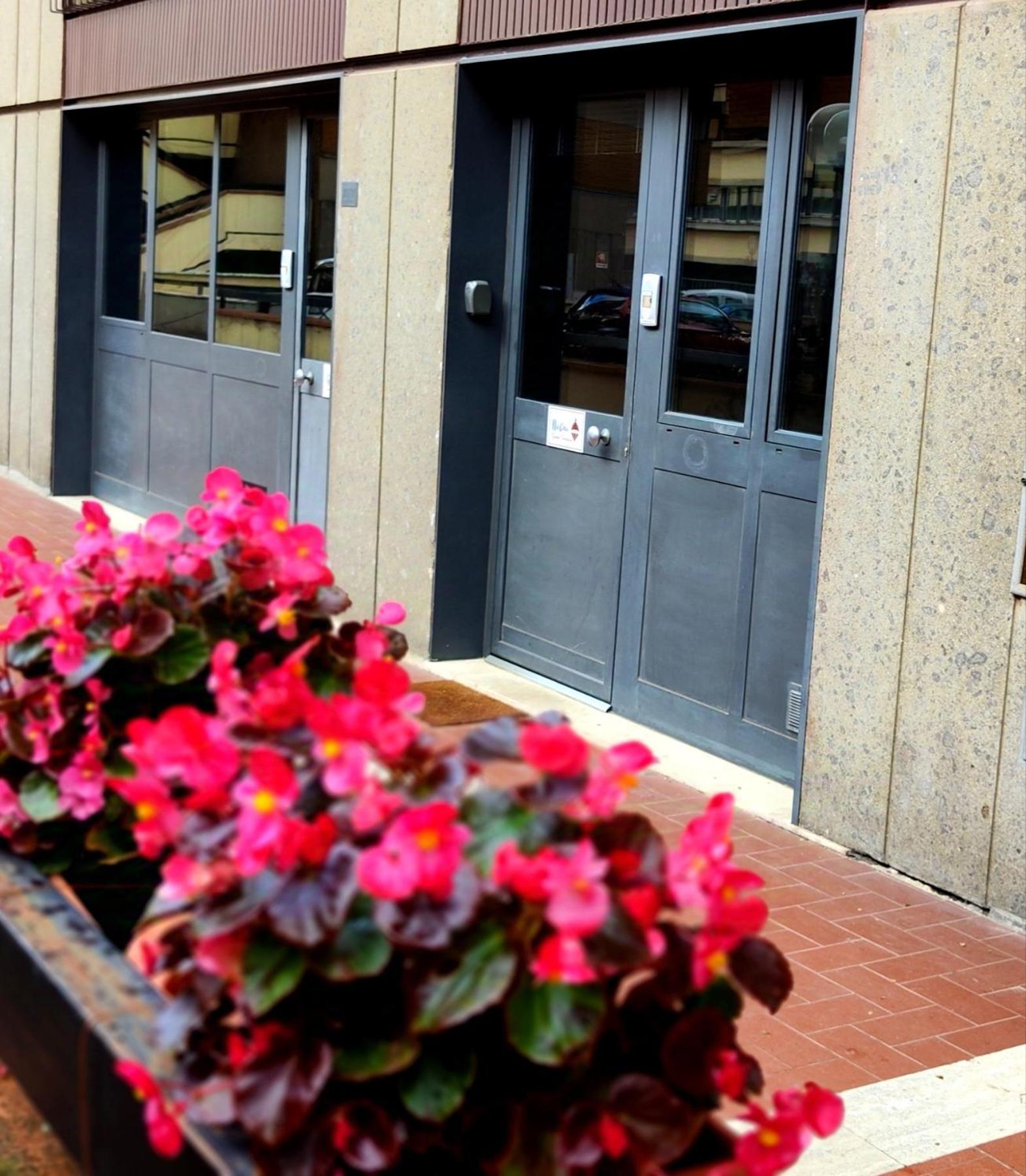 Gemme Fiorentine Apartments In Front Of The Train Station 5 Minutes From The Centre Free Parking Флоренція Екстер'єр фото